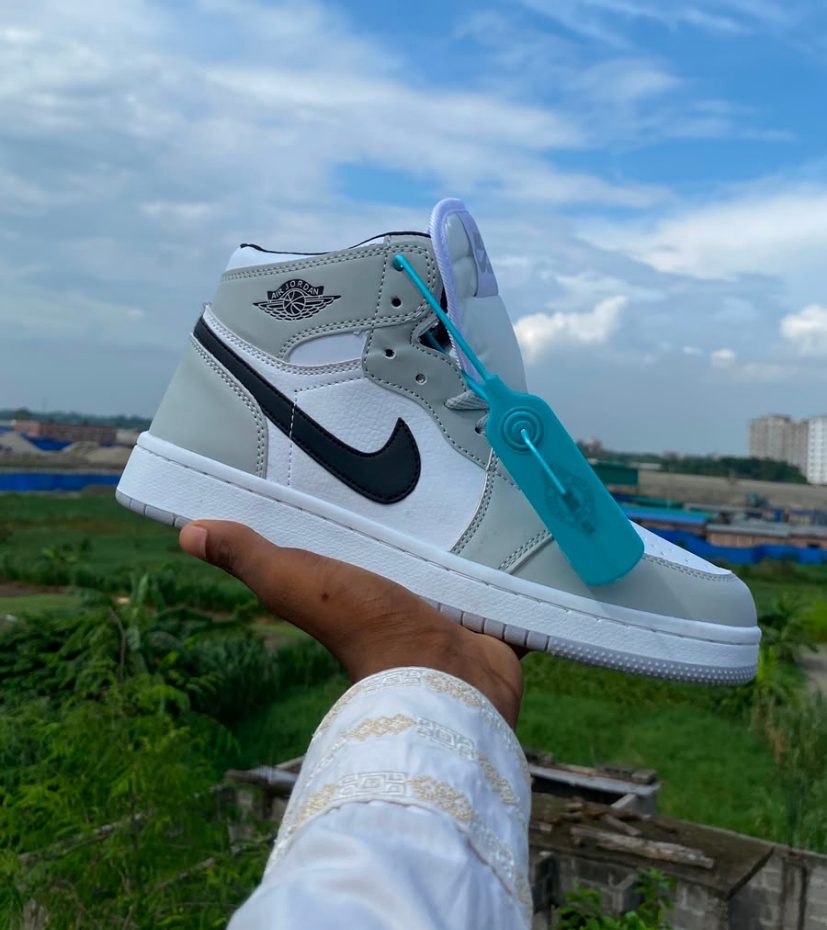 Air Jordan 1 Mid White Grey Black