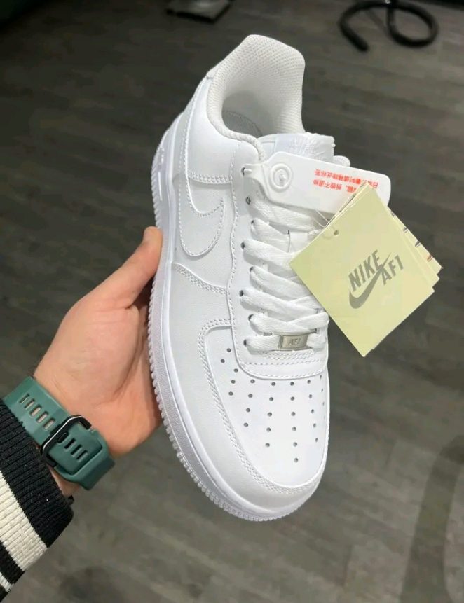 Nike air force 1 Triple white ✓