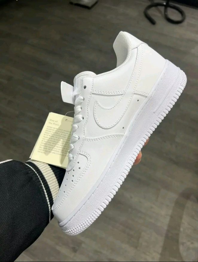 Nike air force 1 Triple white ✓