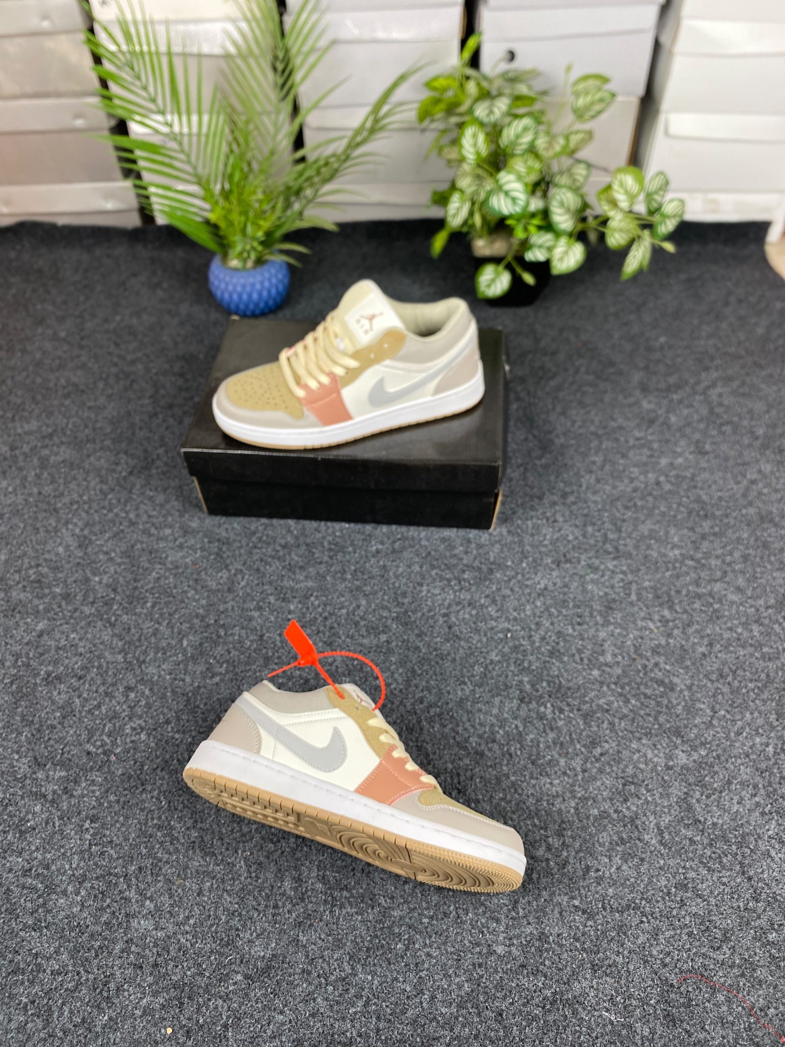 Air Jordan 1 Low Style – Cream / Grey / Peach