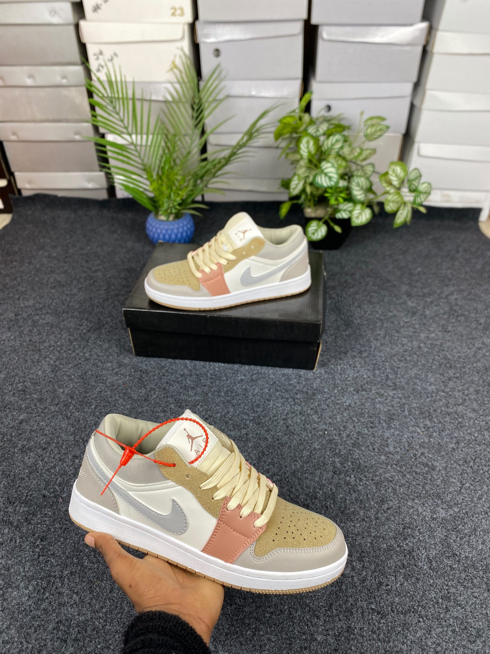 Air Jordan 1 Low Style – Cream / Grey / Peach