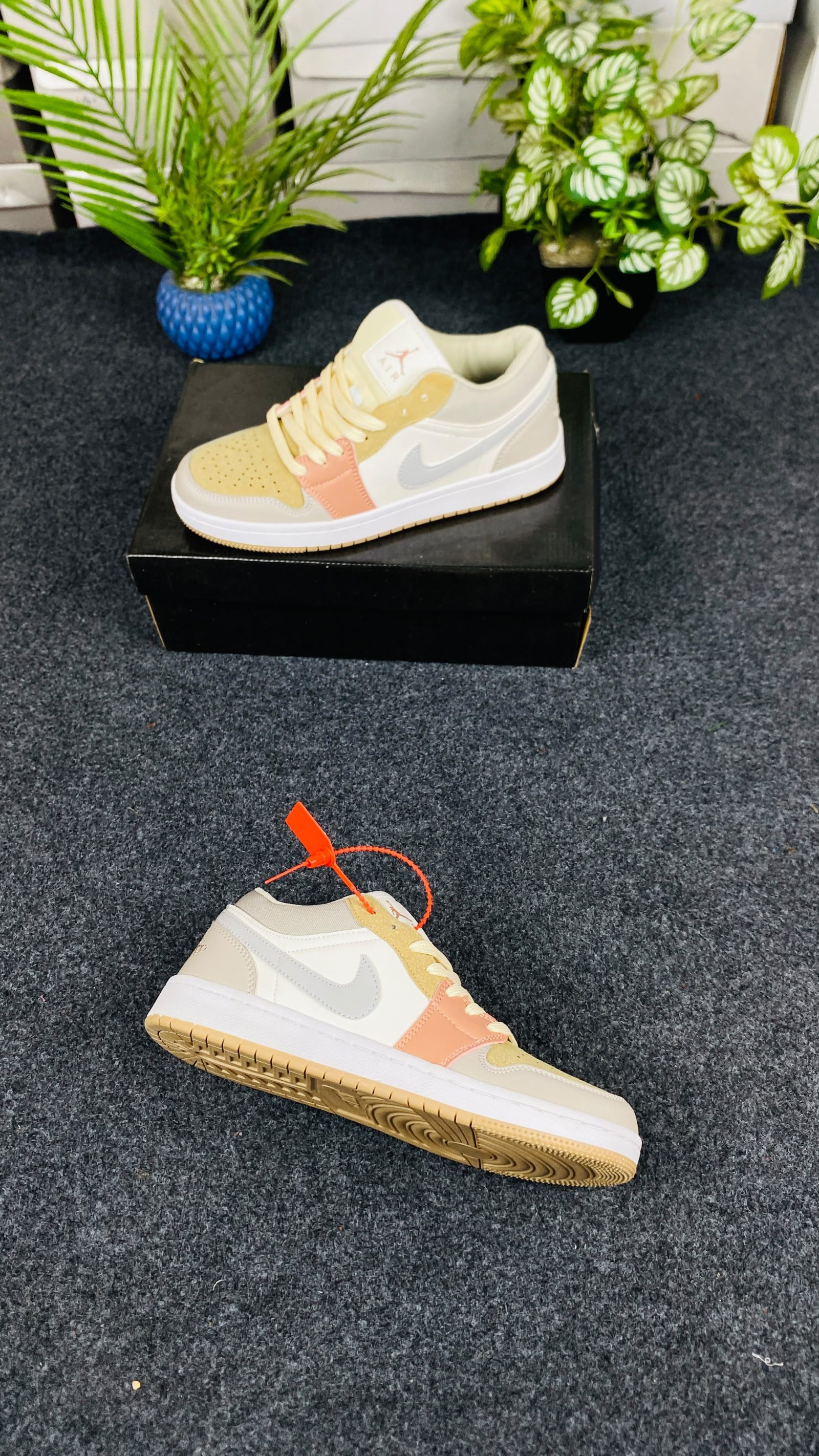 Air Jordan 1 Low Style – Cream / Grey / Peach