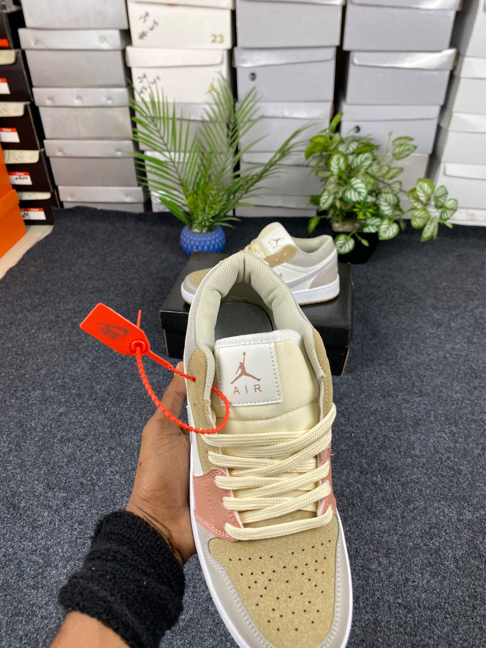 Air Jordan 1 Low Style – Cream / Grey / Peach