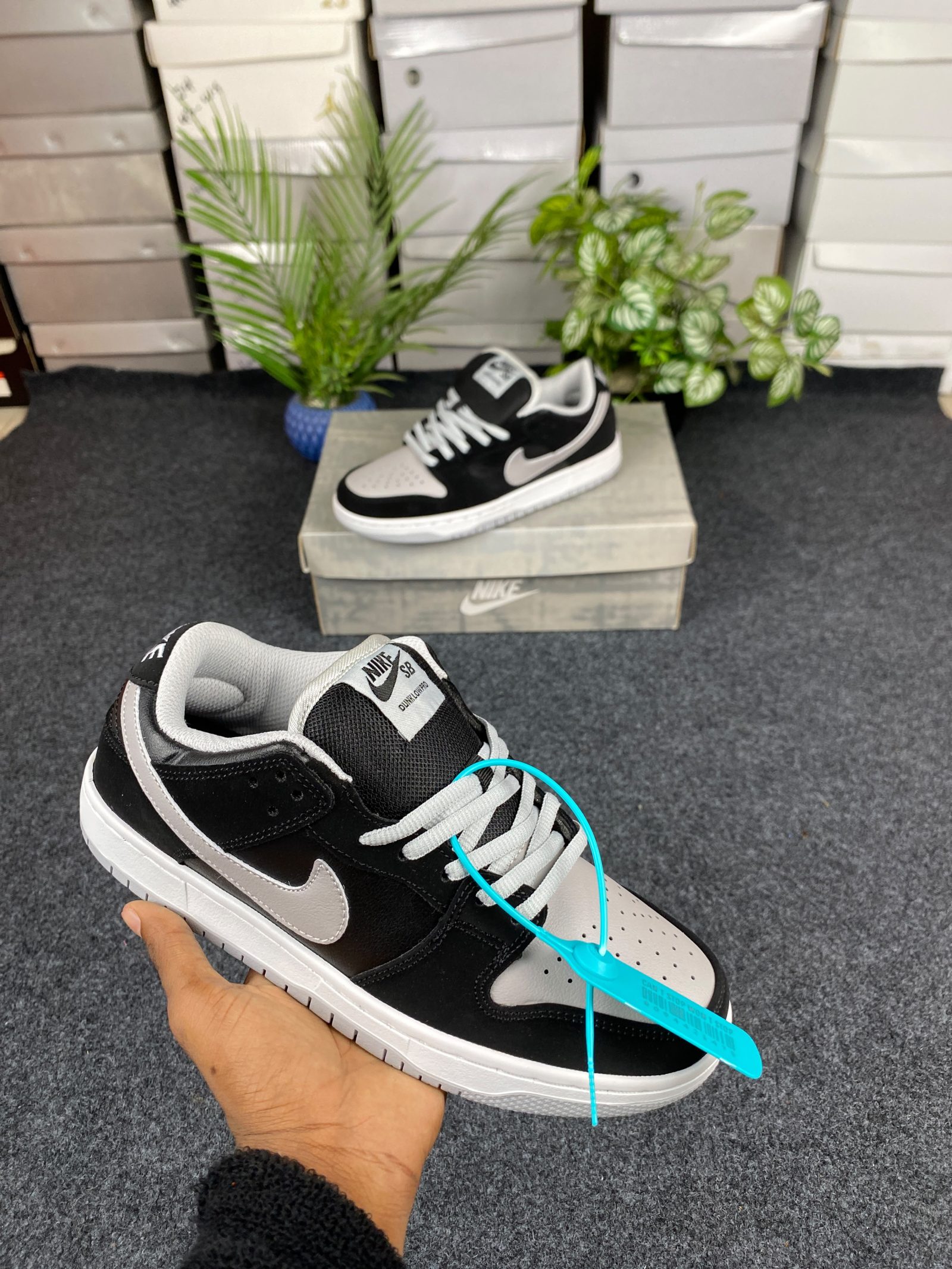 Nike Dunk Low Style – Black / White / Grey