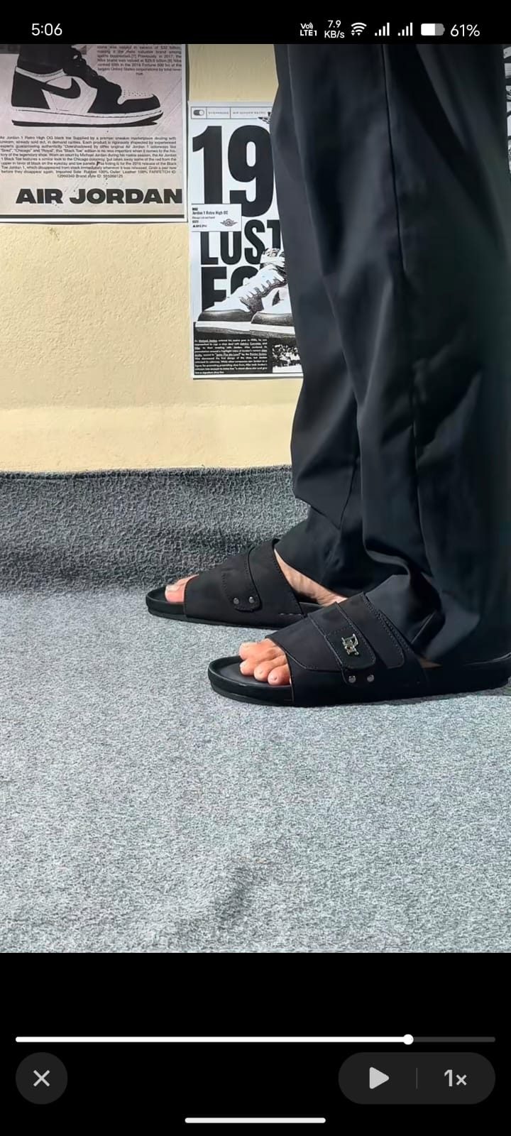 Slide ( Black )
