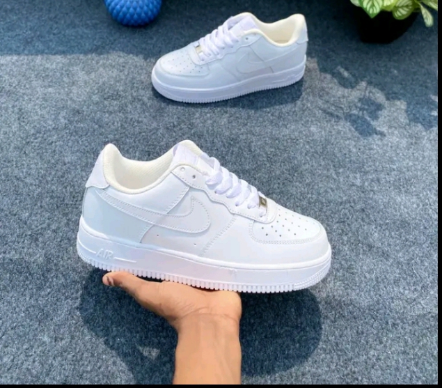 Nike air force 1 Triple white ✓